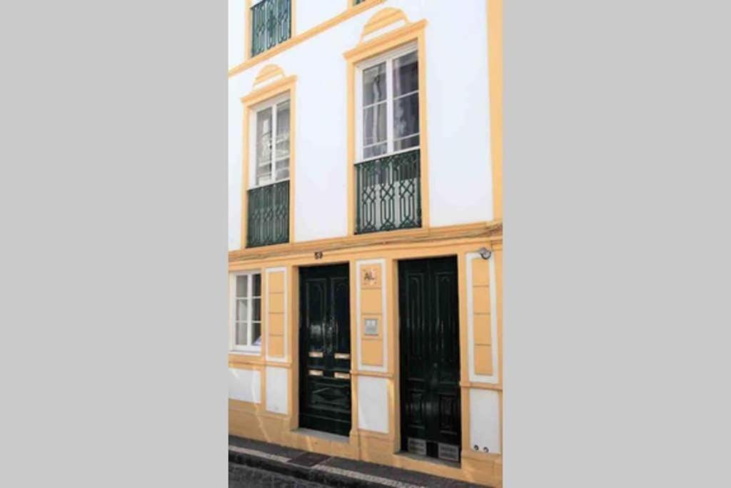 Pdl Central Apartments - Three ポンタ・デルガダ エクステリア 写真